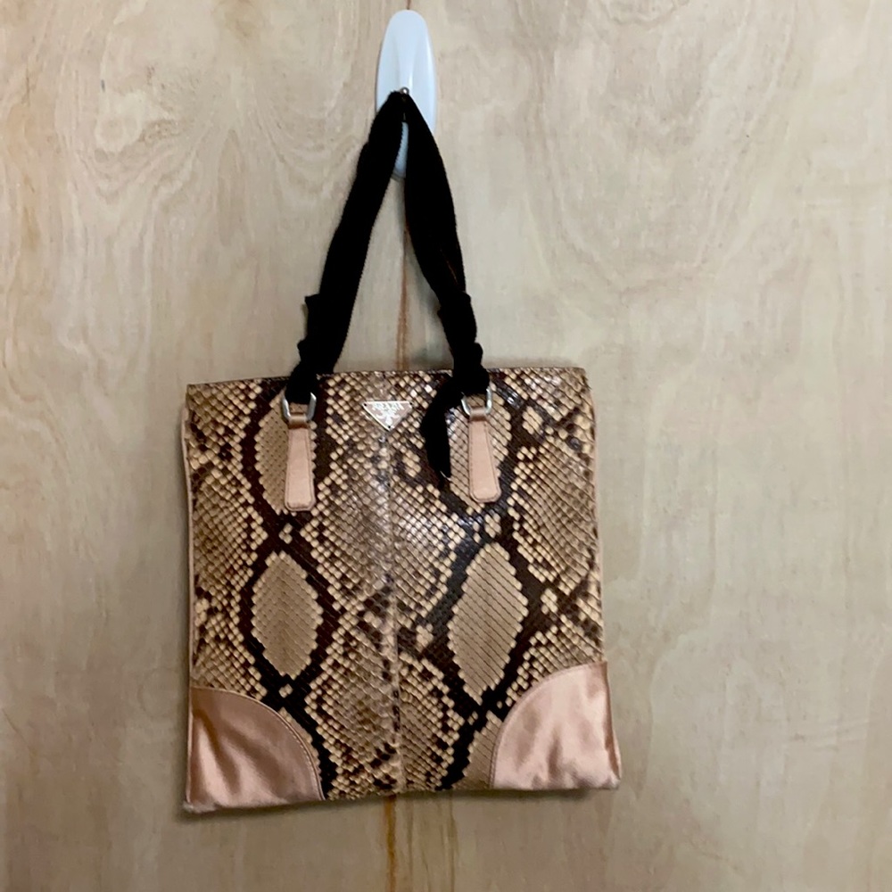Prada snakeskins I tote bag. (Preowned)